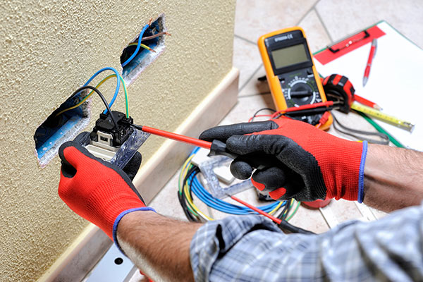 rifacimento-impianto-elettrico-per-luci-imola